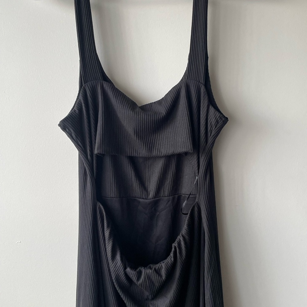 Kaileigh Classic Black Maxi Dress - Picture 7 of 9